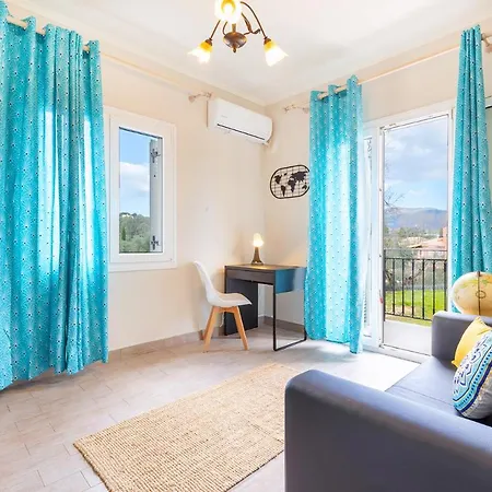 Spyrelia With Private Pool & Outdoor Hot Tub Δασιά