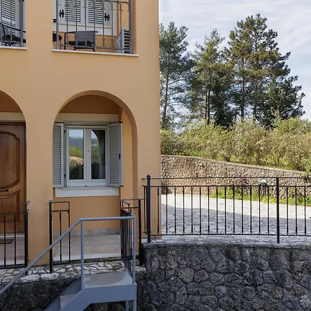 Spyrelia With Private Pool & Outdoor Hot Tub Σπίτι διακοπών Δασιά