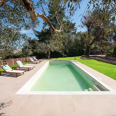 Σπίτι διακοπών Spyrelia With Private Pool & Outdoor Hot Tub *