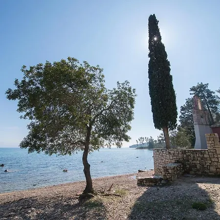 Spyrelia With Private Pool & Outdoor Hot Tub Σπίτι διακοπών Δασιά